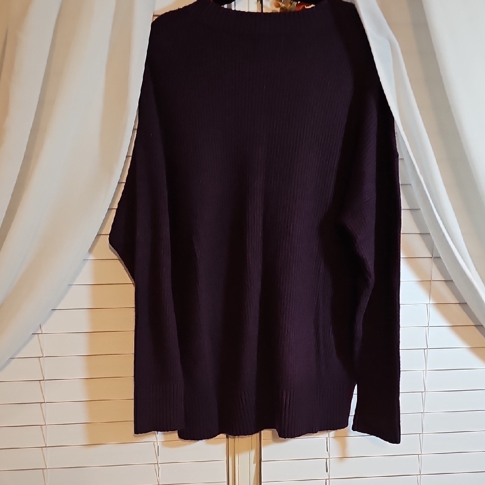 Old Navy Men's Dark Purple Crewneck Sweater - Picture 6 of 6